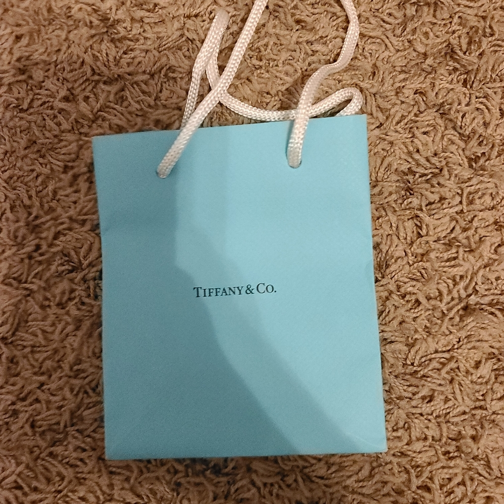 Authentic Tiffany infinity ring, sz 7